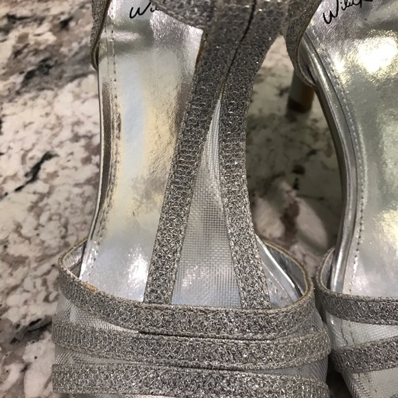 Silver shoes - Picture 5 of 13